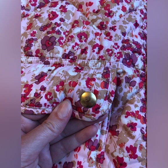 J. Crew Women’s M Pink/Purple Floral Full-Zip Puffer Vest w/Pockets - EUC! - Picture 5 of 12